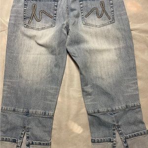 Vanilla cuffed capris